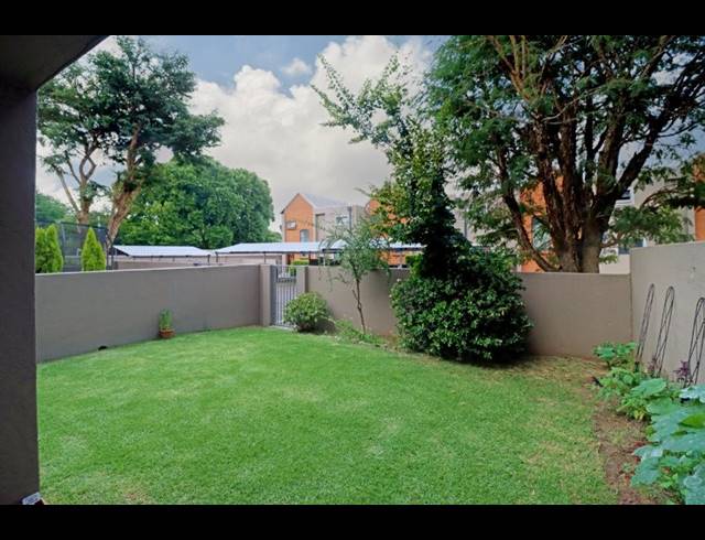 2 BEDROOM TOWNHOUSE FOR SALE IN DARRENWOOD